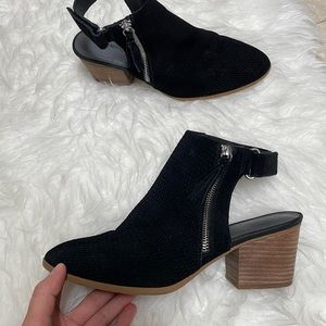 Bare trap comfort booties size 8 lightly worn